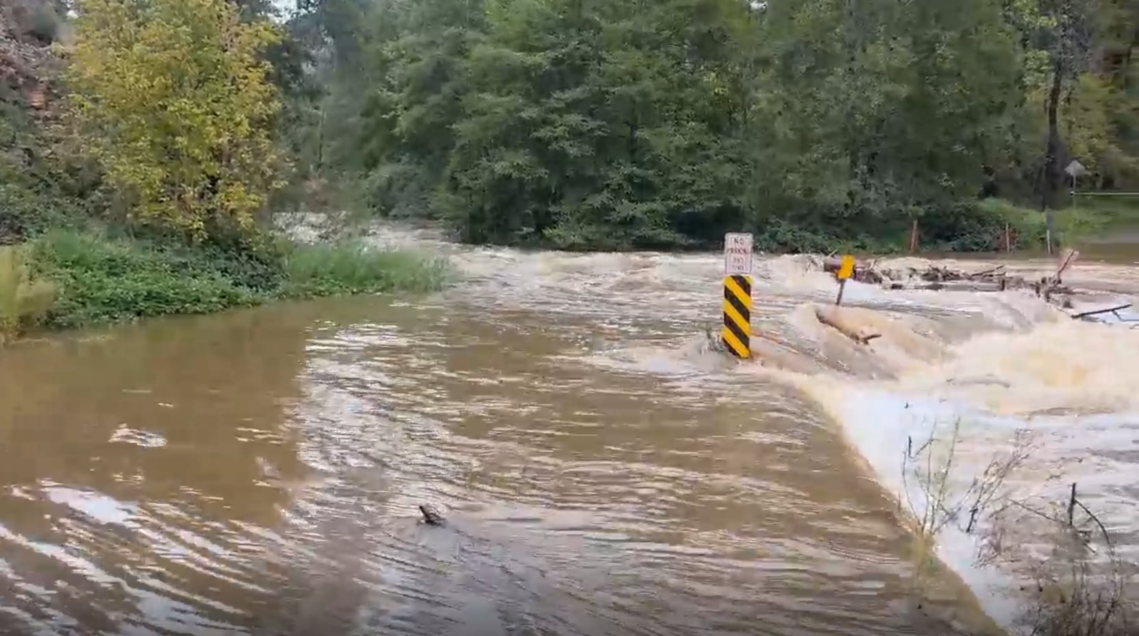 Flash flooding strands campers at Oak Creek Canyon campground near Sedona