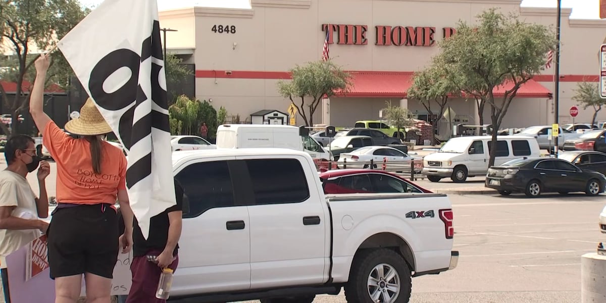 ICE detains 10 day laborers at west Phoenix Home Depot