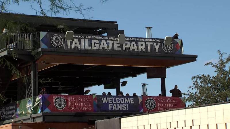 Fans headed to the Fiesta Bowl tailgate party before the big game Thursday.