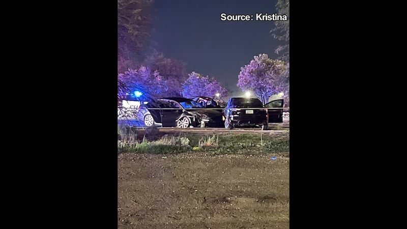 Crash shuts down busy Tucson intersection