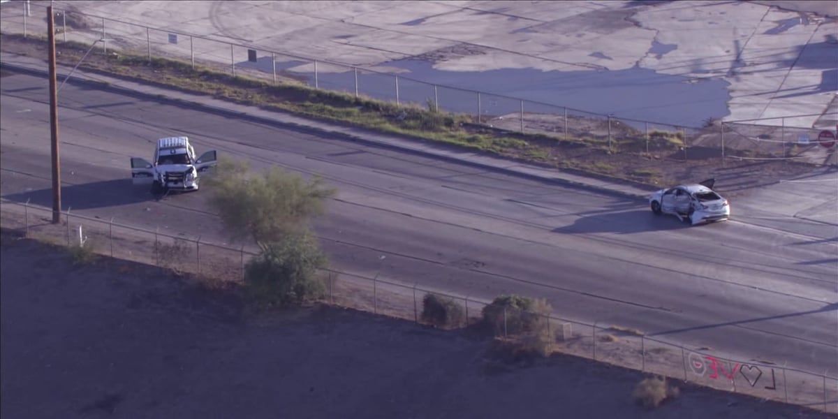Multiple Police Officers, Civilians Injured in Separate Philadelphia, Phoenix Crashes