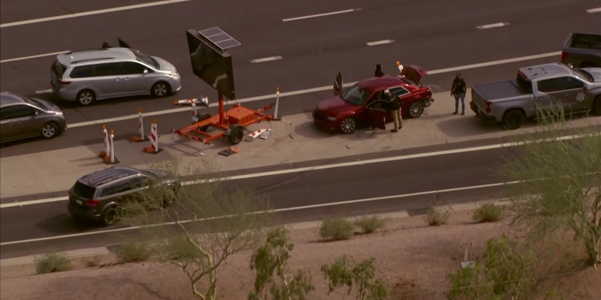 Fugitive taken into custody after crash on Phoenix freeway