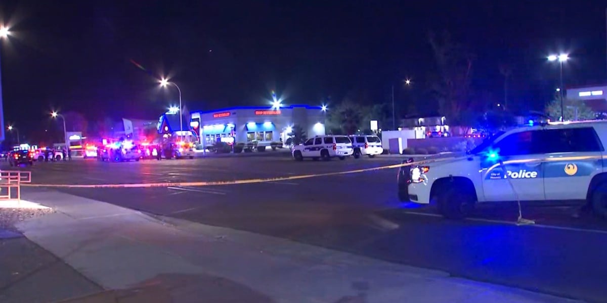 Phoenix Police Fatally Shoot Hatchet-Wielding Man Outside IHOP