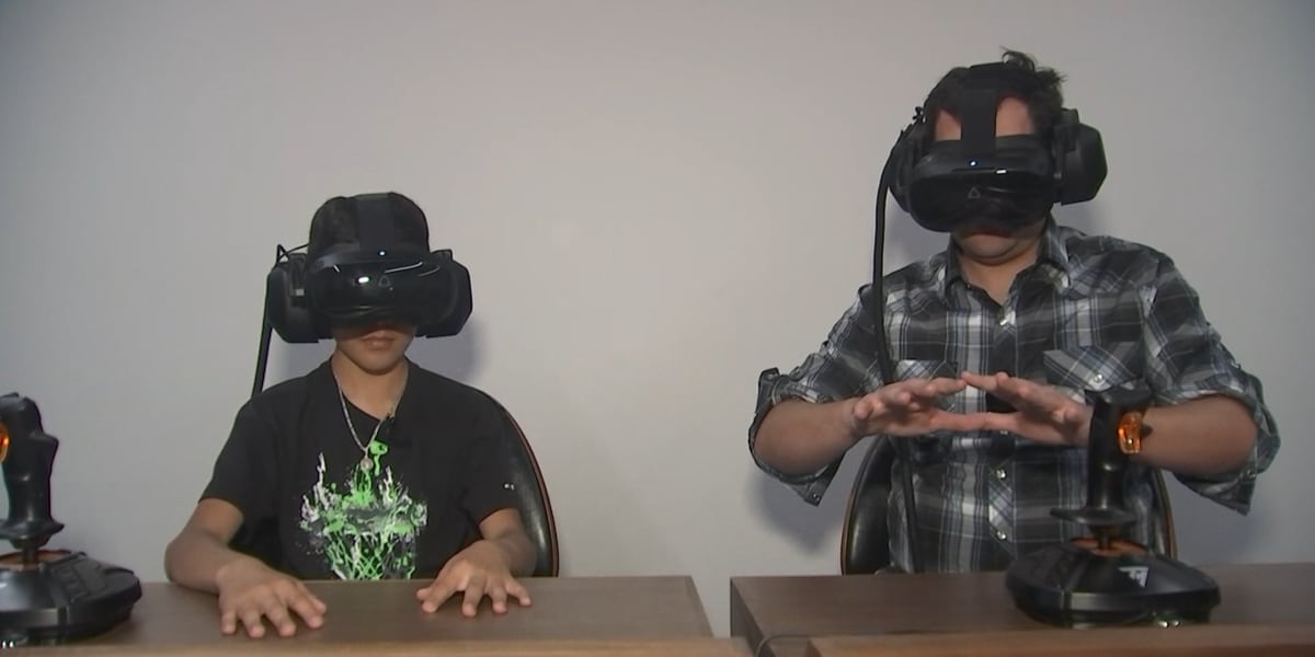 Phoenix elementary school brings science to life with virtual reality