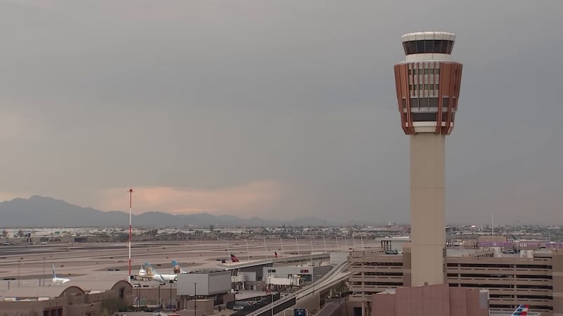A winter storm expected to bring snow, sleet and ice from Texas to Boston is causing flight...