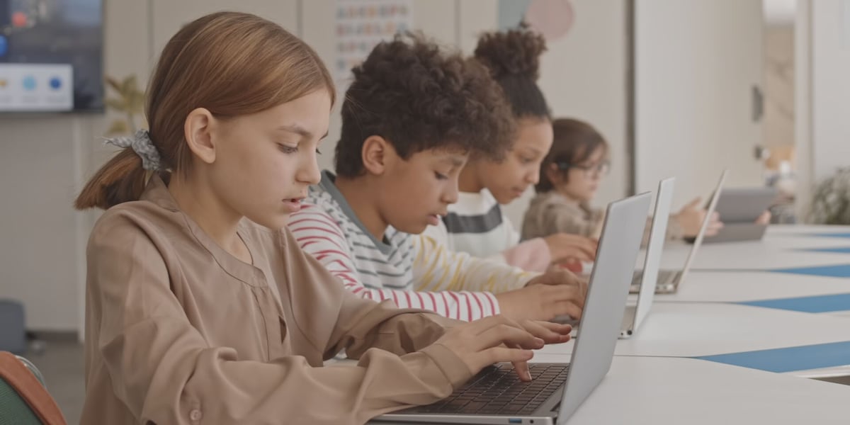 New hotline gives parents ability to report teachers who lead ...