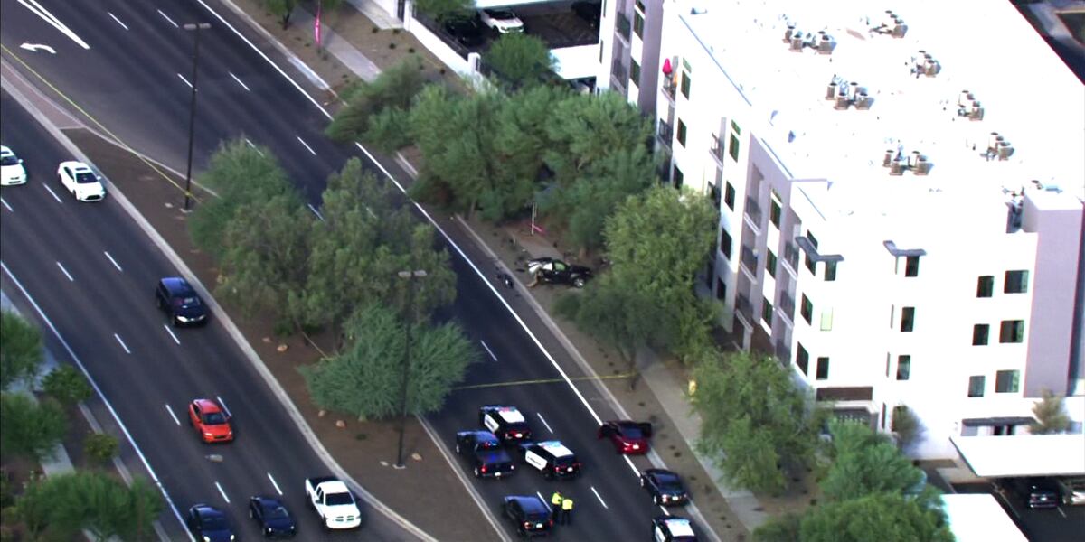 Vehicle split in half, driver killed in crash near busy Gilbert shopping mall Vehicle split in half, driver killed in crash near busy Gilbert shopping mall