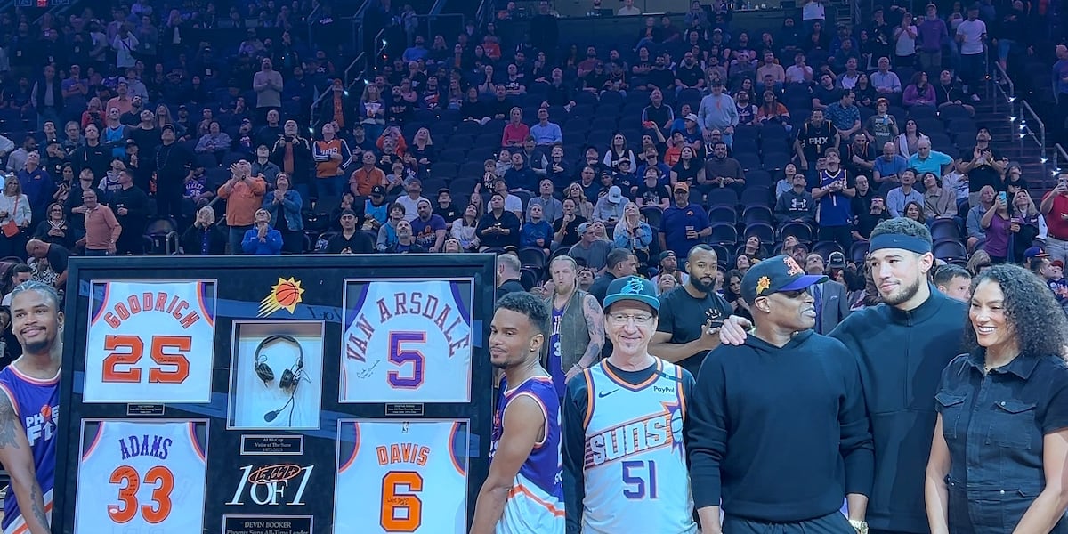 Devin Booker Scores 47 Points, Leads Suns Over Jazz