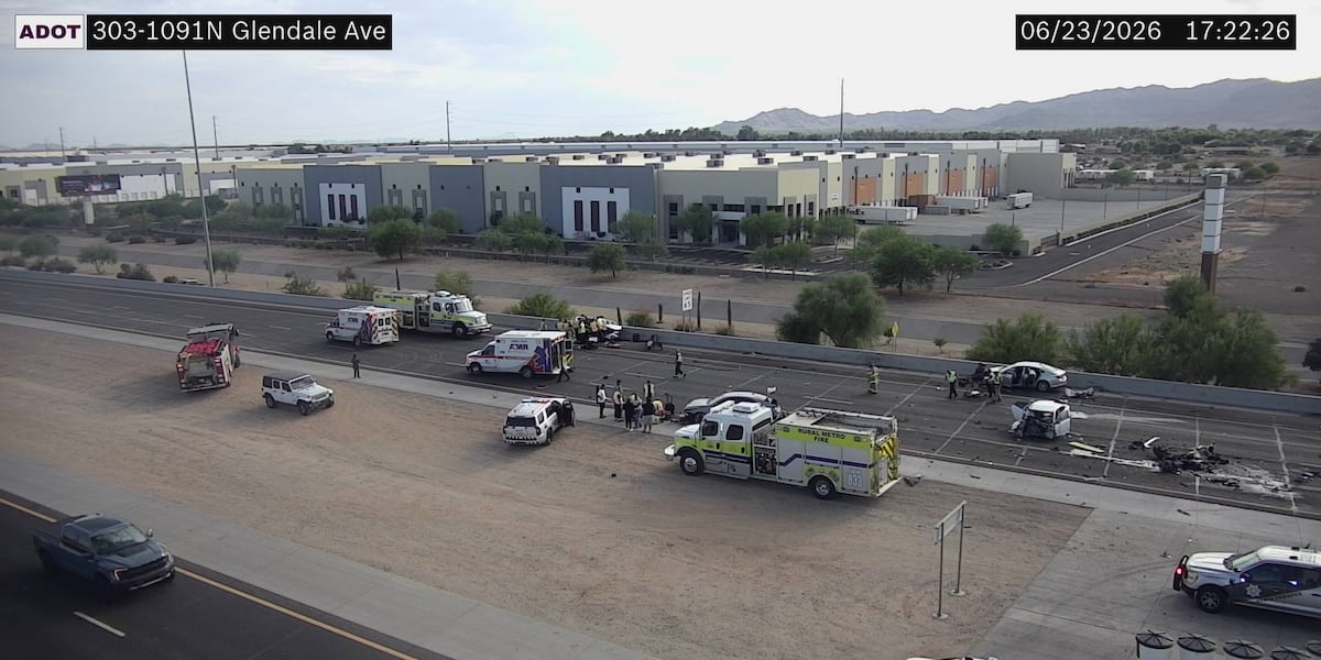 Portion of Loop 303 closed in Glendale after crash