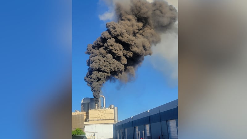 A viewer photo sent to Arizona's Family shows a large plume of smoke rising from a building...