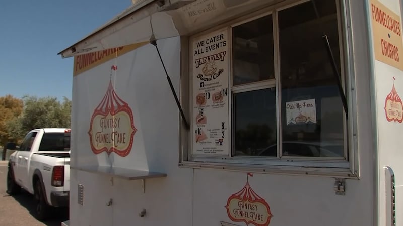 As triple-digit heat scorches the Valley, Phoenix food truck owners battle sweltering...