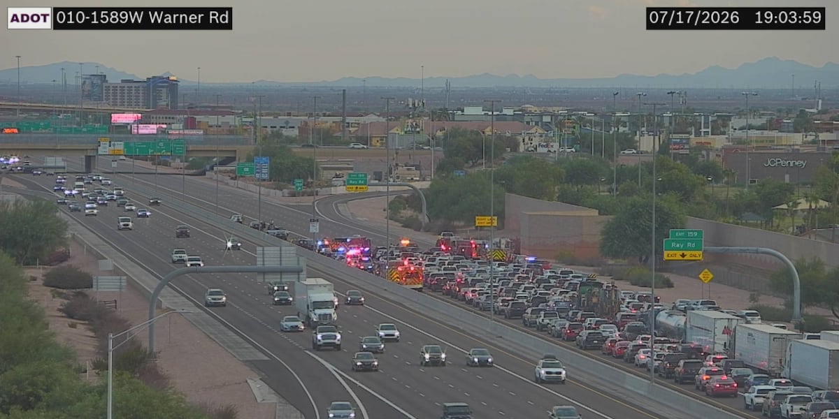 I-10 partially closed at Ahwatukee-Chandler border after serious crash