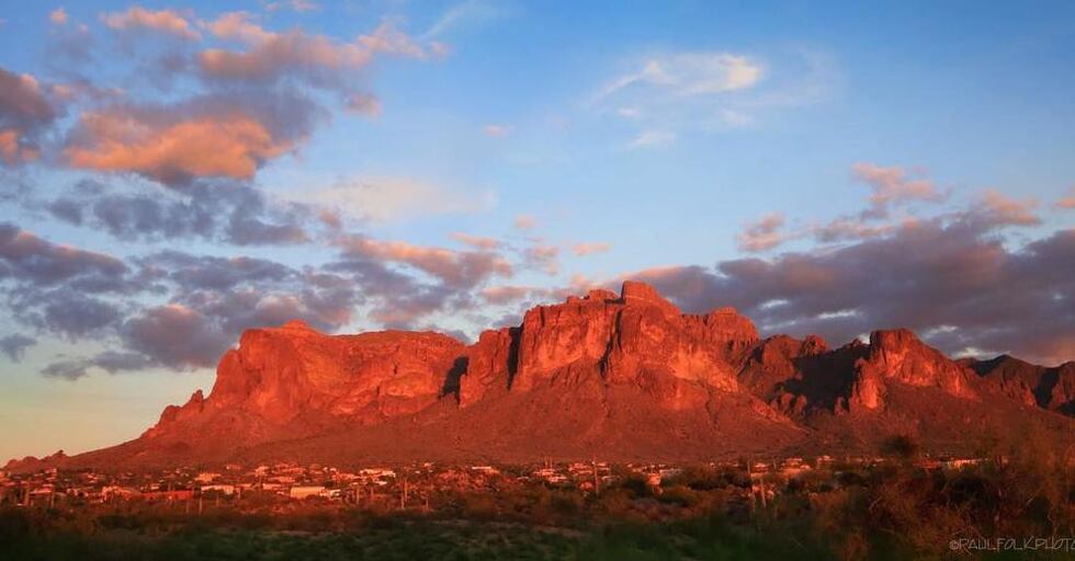 Superstition Mountains (Source: Instagram @paulfolkphoto)