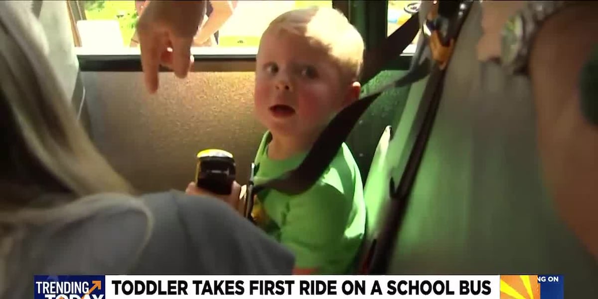 Phoenix toddler takes first ride on school bus after going viral